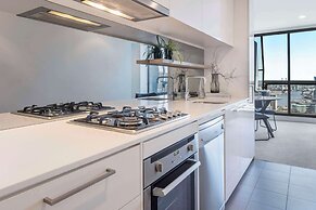 Oaks Melbourne on William Suites