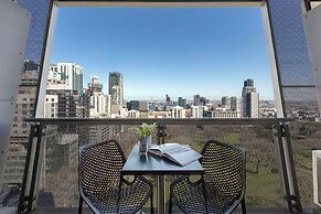 Oaks Melbourne on William Suites