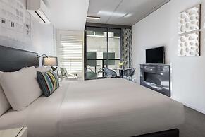 Oaks Melbourne on William Suites