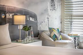 Oaks Melbourne on William Suites