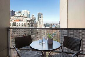 Oaks Melbourne on William Suites