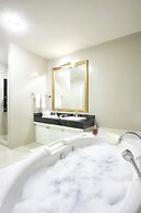 La Vie En Rose Hotel