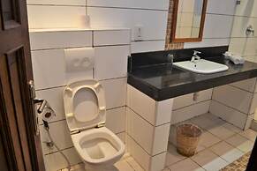 Cowrie Shell Beach Apartments