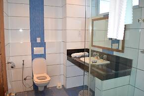 Cowrie Shell Beach Apartments