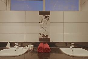 Cowrie Shell Beach Apartments