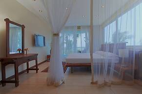 Cowrie Shell Beach Apartments