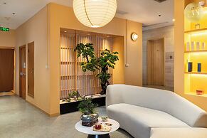 Super Candle Hotel