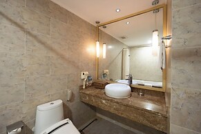 Super Candle Hotel