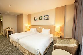 Super Candle Hotel