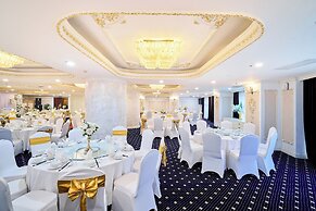 Super Candle Hotel