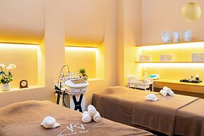Super Candle Hotel