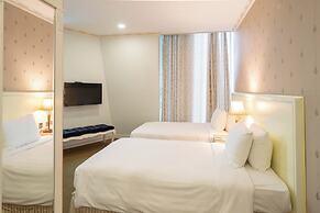 Super Candle Hotel