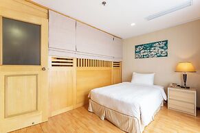 Super Candle Hotel