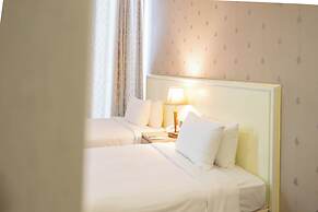 Super Candle Hotel