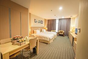 Super Candle Hotel