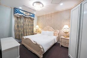 Super Candle Hotel