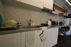 B my guesthouse - Hostel