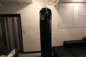 B my guesthouse - Hostel