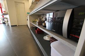 B my guesthouse - Hostel