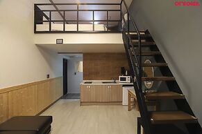 Hotel Hue Loft