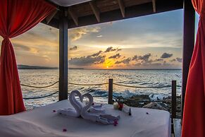 Jewel Paradise Cove Adult Beach Resort & Spa – All Inclusive