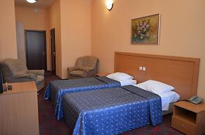 Regina Hotel on Baumana