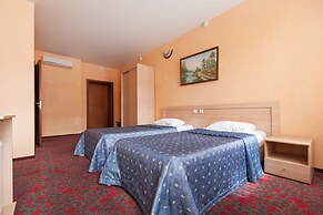 Regina Hotel on Baumana