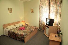 Regina Hotel on Baumana