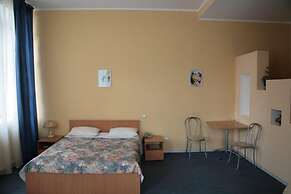 Regina Hotel on Baumana