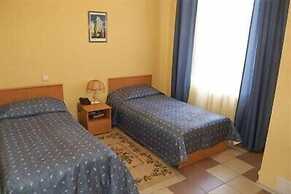 Regina Hotel on Baumana