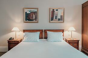 Xenon Inn