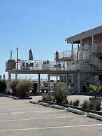 Coliseum Ocean Resort