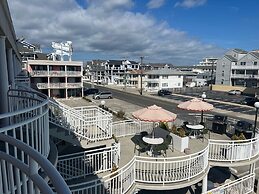Coliseum Ocean Resort