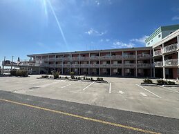 Coliseum Ocean Resort