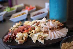 Phoenicia Comfort Hotel