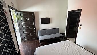 Serenade Hotel