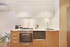 Astra Apartments - Docklands