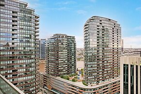 Astra Apartments - Docklands