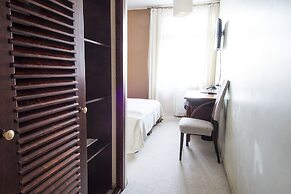 Port Hotel