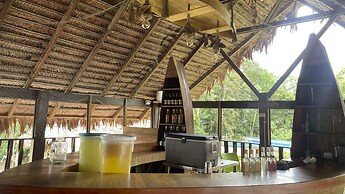 Hotel On Vacation Amazon