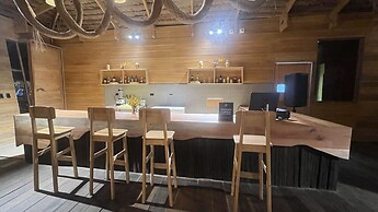 Hotel On Vacation Amazon