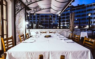 Helena Sands Hotel