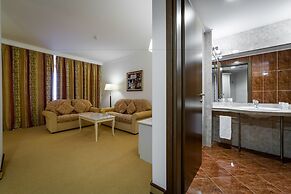 Helena Sands Hotel