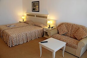 Helena Sands Hotel
