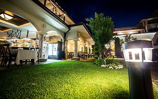 Helena Sands Hotel