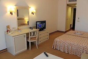 Helena Sands Hotel