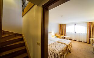 Helena Sands Hotel