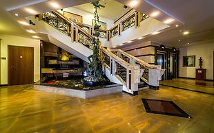 Helena Sands Hotel