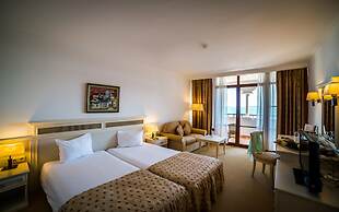 Helena Sands Hotel