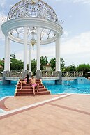 Helena Sands Hotel